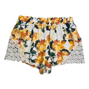 Forever 21 NWT yellow floral lace shorts